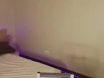 Blushinbloom  live sex cam