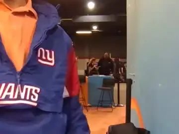 Briina100  live sex cam