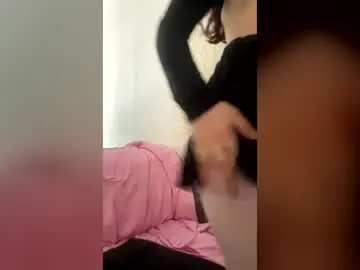 Greenwoman666  live sex cam