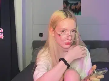 Kvetapin  live sex cam