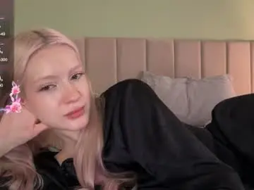 Kvetapin  live sex cam
