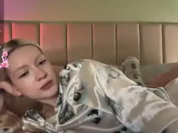 Kvetapin  live sex cam