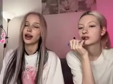 Kvetapin  live sex cam