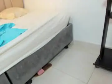 Reina_mia1  live sex cam
