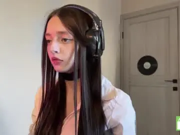 Shaynenazzaro  live sex cam