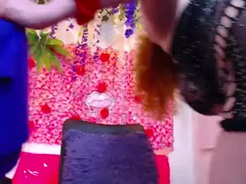 Blonde_squirt_  live sex cam