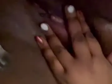 Coconuttie69  live sex cam