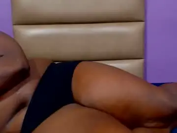 Darkgiantmelanin  live sex cam