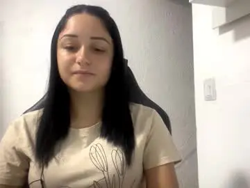 Emileelomg  live sex cam