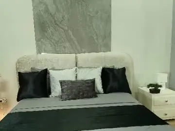 Meggan_luxx  live sex cam