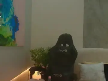 Meggan_luxx  live sex cam