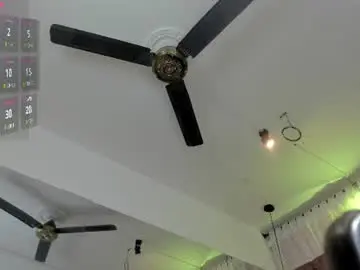 Aurii7  live sex cam