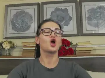 Hellendesire  live sex cam