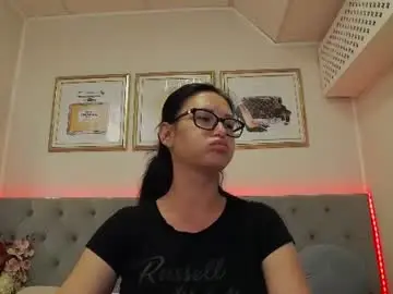 Hellendesire  live sex cam