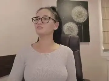 Hellendesire  live sex cam