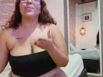 Juicy_bignipples18  live sex cam