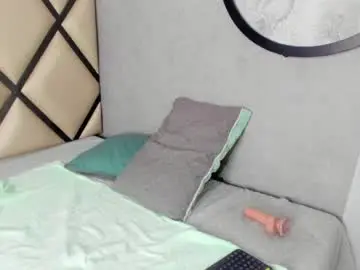 Julitraviesa  live sex cam