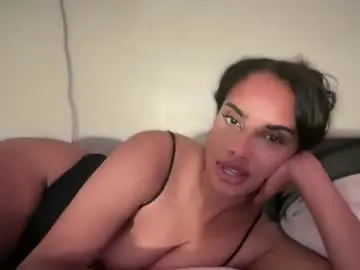 Lexisquirts  live sex cam