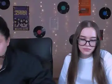 Lucy_halo  live sex cam