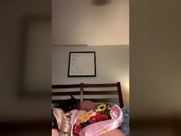 Nakednomadannie  live sex cam