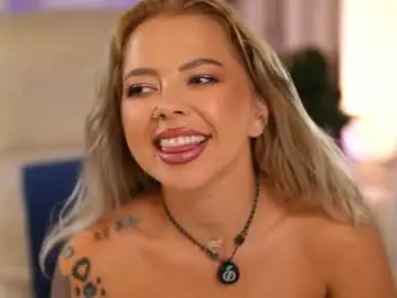 Redlaraa  live sex cam