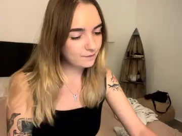 Roxysweetdream  live sex cam