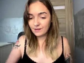 Roxysweetdream  live sex cam