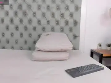 Coonie_paige  live sex cam