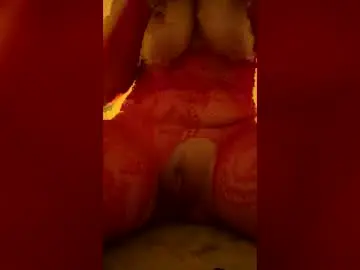 Juja43  live sex cam