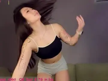 Kimmi_vikkii  live sex cam