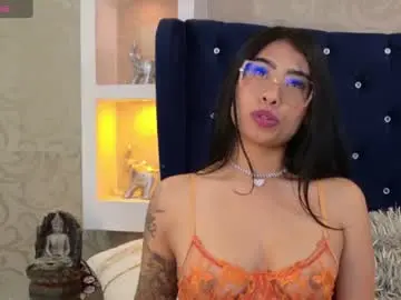 Madele_hills  live sex cam