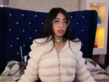 Madele_hills  live sex cam