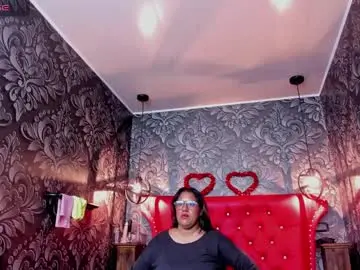 Zelinaevans  live sex cam