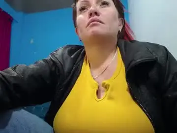 Carolinhe_  live sex cam