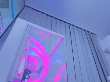 Chlooee_  live sex cam
