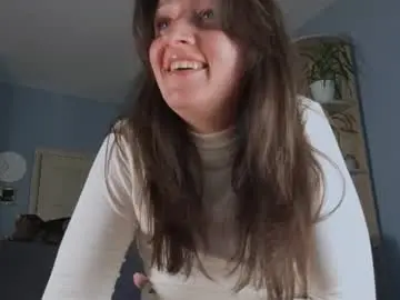 Goldencrystaal  live sex cam