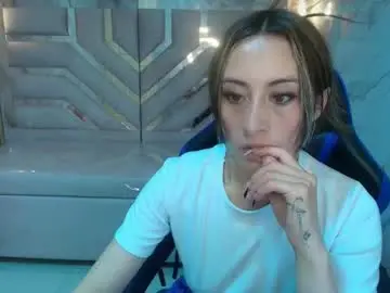 Katalina_r  live sex cam