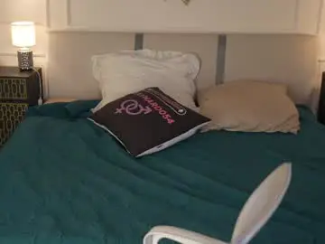 Kira0541  live sex cam