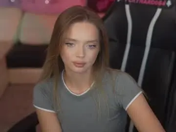 Kira0541  live sex cam