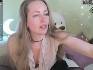 Melodyys  live sex cam