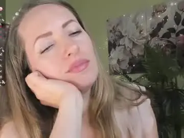 Melodyys  live sex cam
