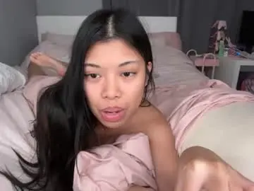 Reeviee  live sex cam
