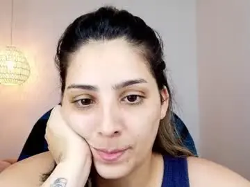 Roxanamoon  live sex cam