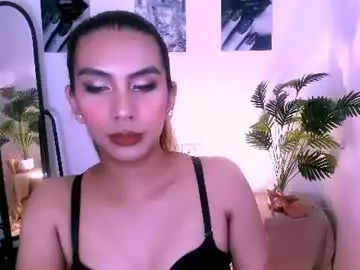 Urasian_cutiee  live sex cam