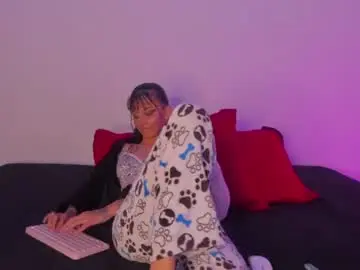 Chloeaddamss  live sex cam