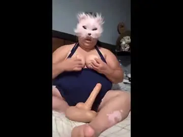 Maturechunkylyzz  live sex cam