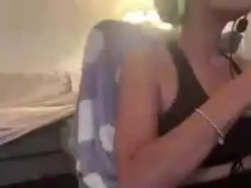 Prettyyykittyyy22  live sex cam