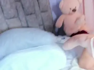 Queen_yully  live sex cam