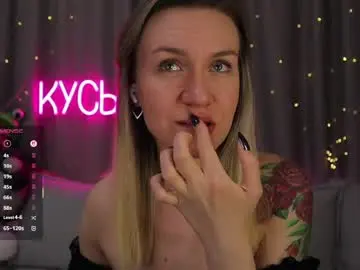 Ritakycb  live sex cam