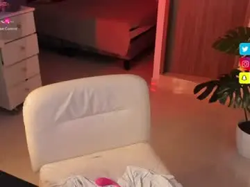 Rossth11  live sex cam